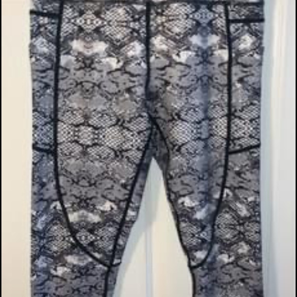 Zyia leggings